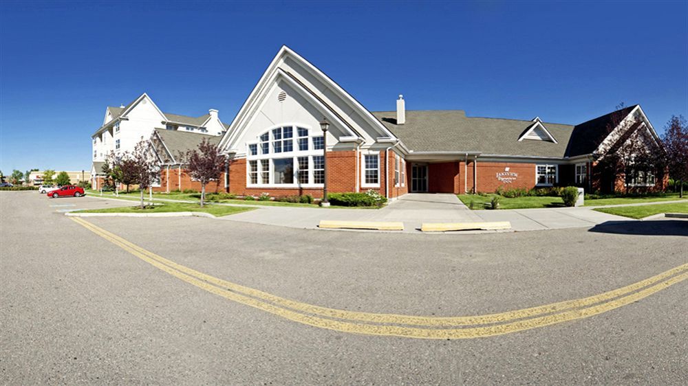 Lakeview Signature Inn Calgary Airport Екстер'єр фото