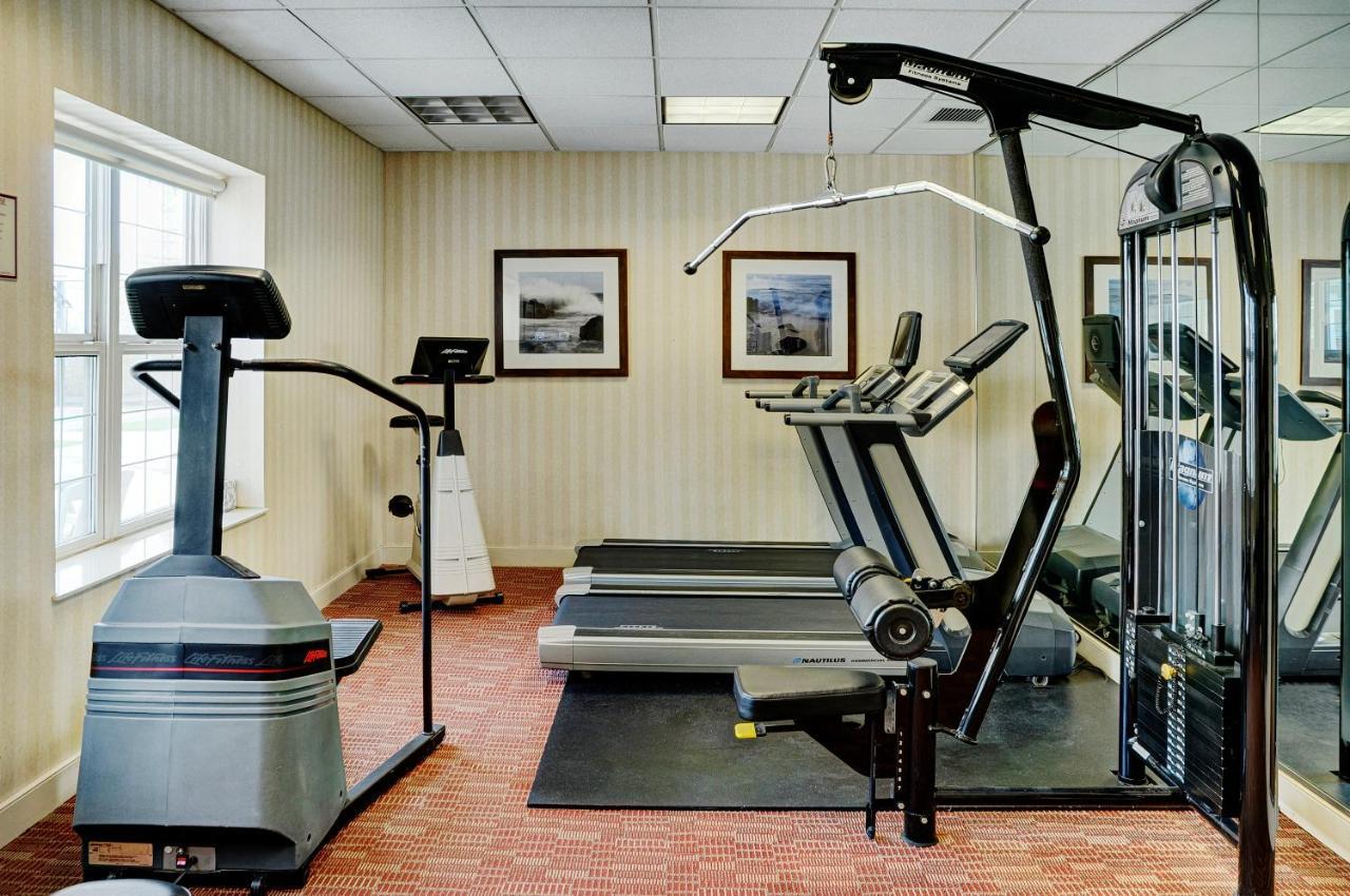 Lakeview Signature Inn Calgary Airport Екстер'єр фото