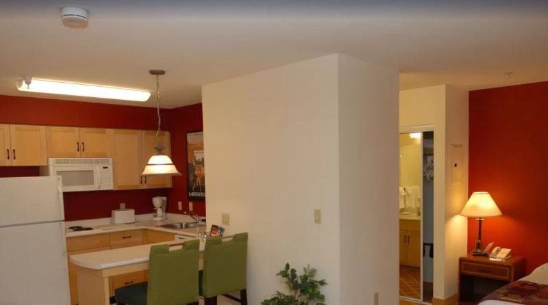 Lakeview Signature Inn Calgary Airport Екстер'єр фото